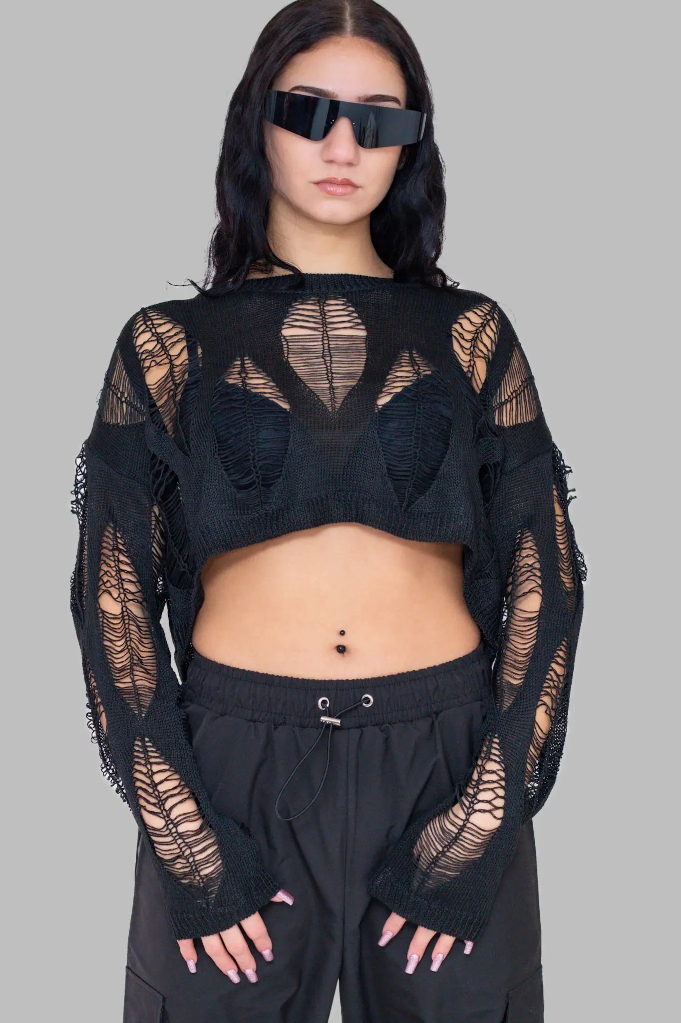 scnwarzes Techno Rave Oberteil für ein gutes Rave outfit cropped sweater bauchfrei für damen