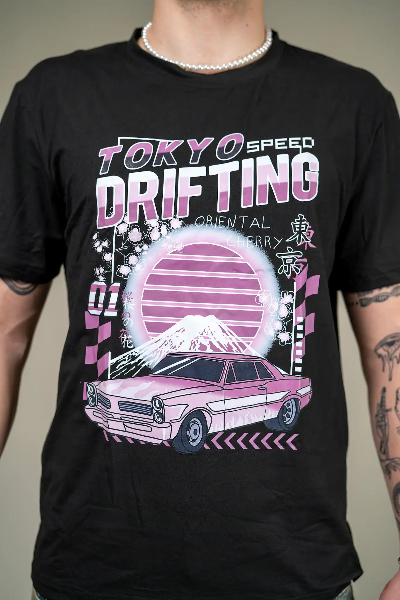 Schwarzes Techno Rave Oberteil für ein gutes Rave outfit t Shirt mit the Tokyo Driftting aufdruck