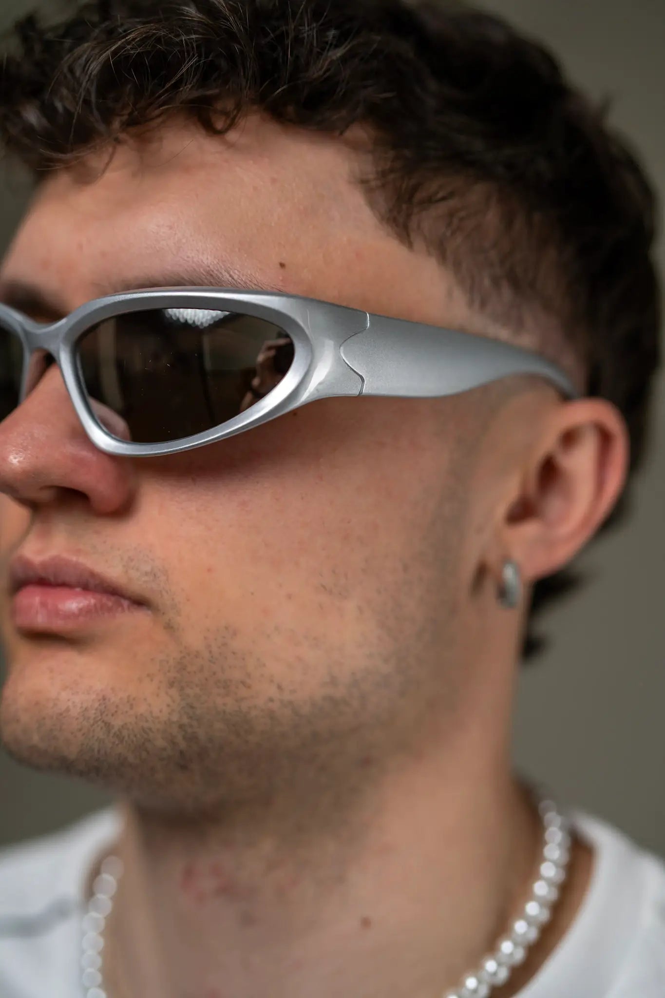 Silbrige Techno Rave Brille für Rave Outfits in der Schweiz mit dünnem rahmen