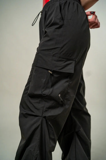 Nightshade Cargo Pants: Schwarze Cargohose