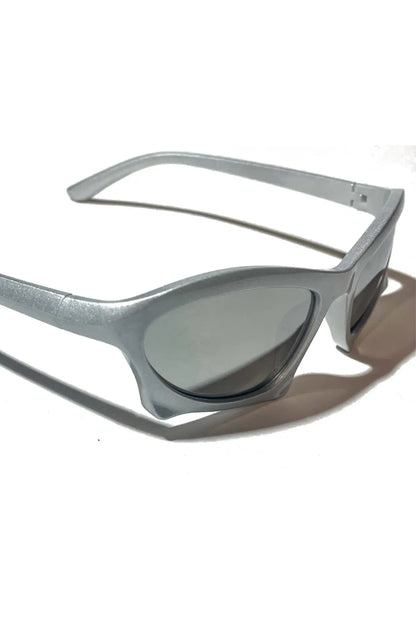 Techno Rave Futura Frame Shades: Silbrige Sonnenbrille solo seitlich