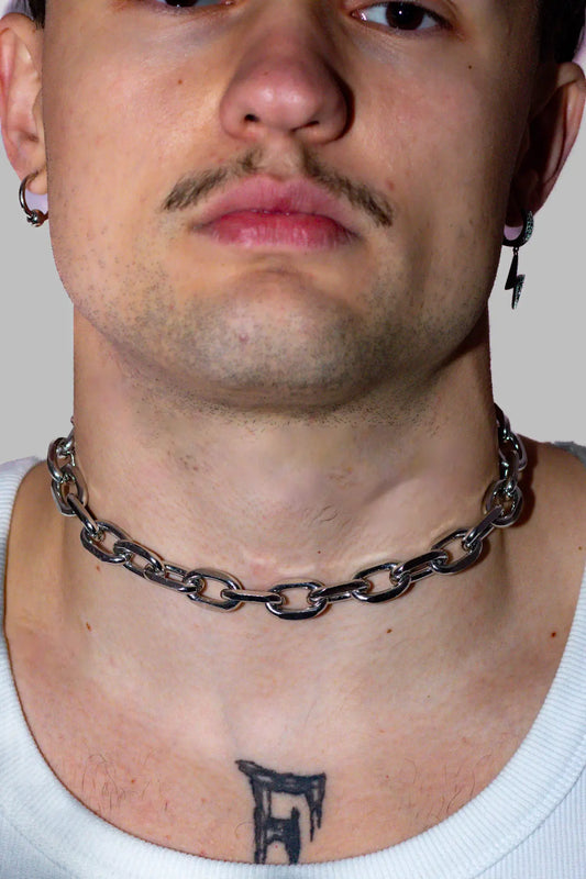 Rave Halskette Chain of Death: Choker Halskette angezogen