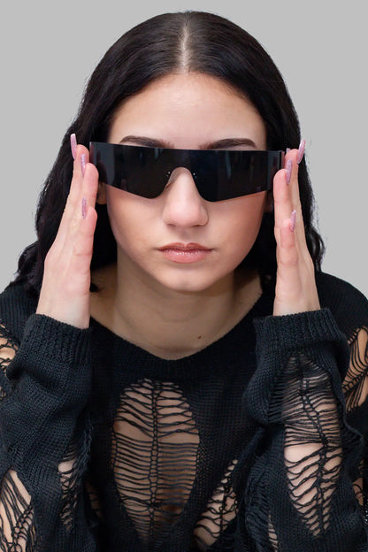 Cyber Shades: Schwarze Unisex Rave Brille Sonnenbrille Frauenbild
